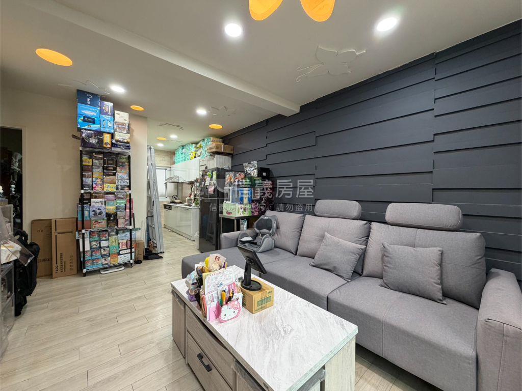 陽台進出三房美宅房屋室內格局與周邊環境