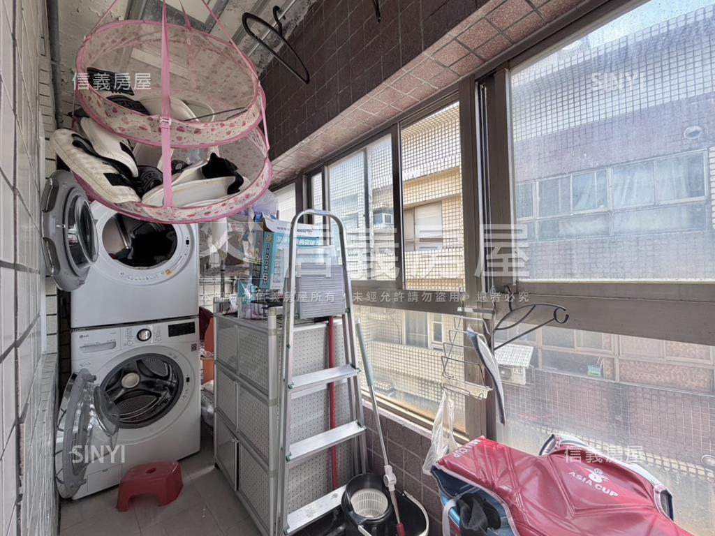 電通市高樓層電梯四房車房屋室內格局與周邊環境