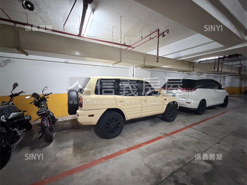 電通市高樓層電梯四房車房屋室內格局與周邊環境