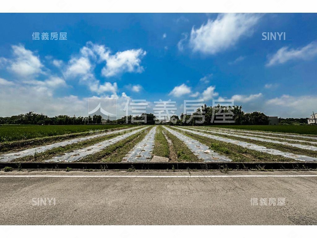 新屋雙面臨路農地房屋室內格局與周邊環境