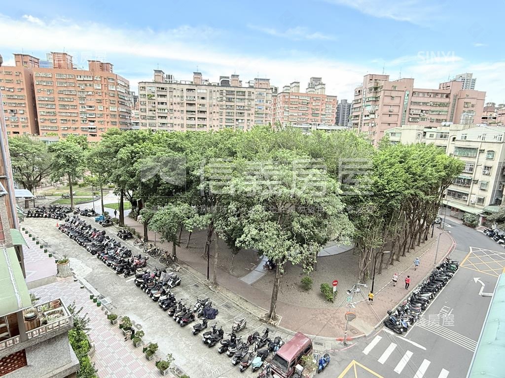 中信學園近公園４房＋車位房屋室內格局與周邊環境