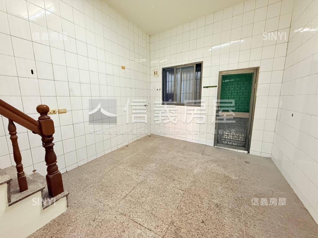 光華夜市正路金透店房屋室內格局與周邊環境