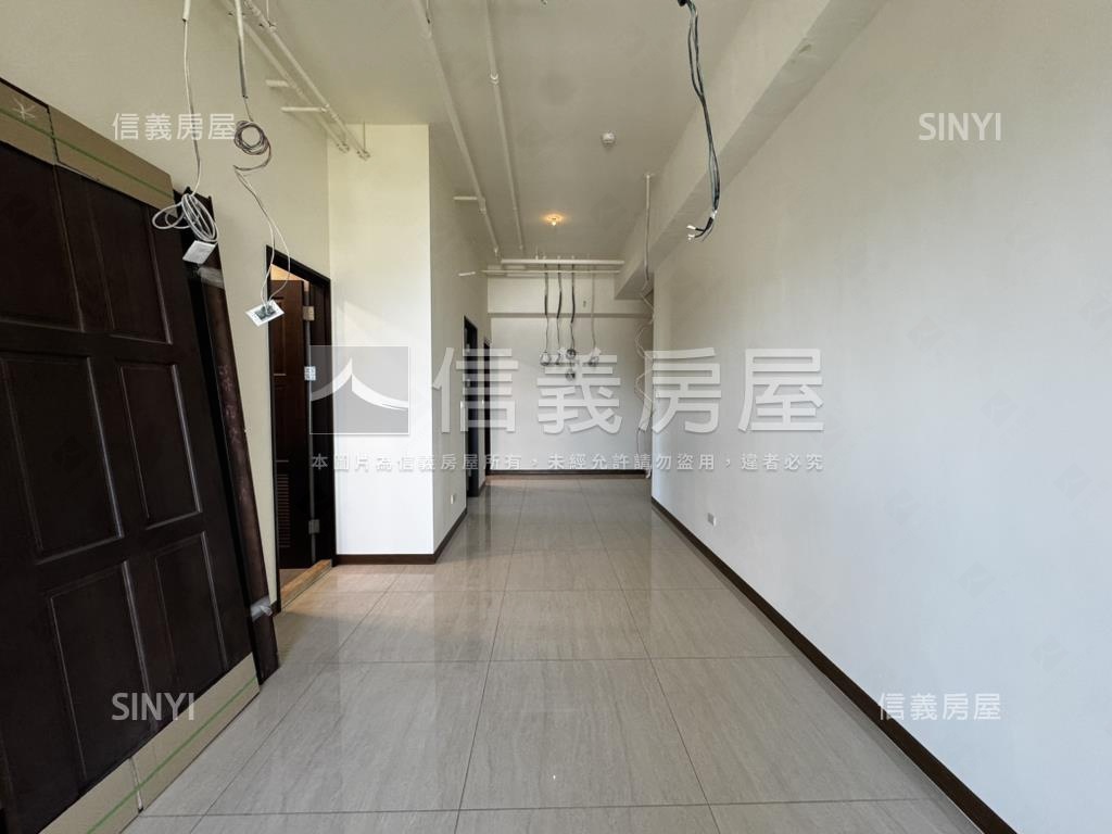 全新落成百邑高樓邊間兩衛房屋室內格局與周邊環境