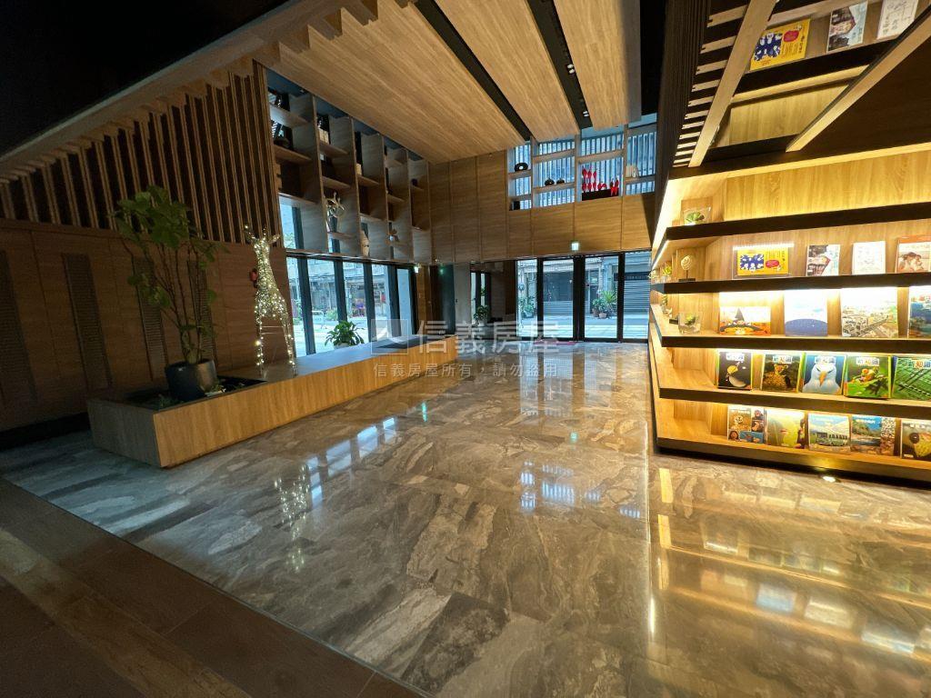【稀有】琢硯挑高面寬店面房屋室內格局與周邊環境
