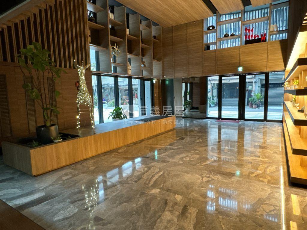 【稀有】琢硯挑高面寬店面房屋室內格局與周邊環境