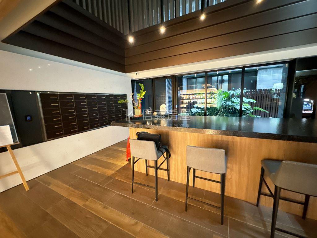 【稀有】琢硯挑高面寬店面房屋室內格局與周邊環境