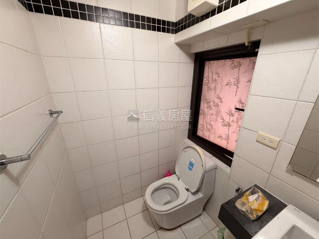 內壢深耕六挑高社區別墅房屋室內格局與周邊環境