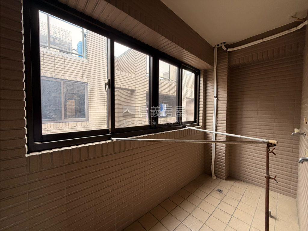 內壢深耕六挑高社區別墅房屋室內格局與周邊環境