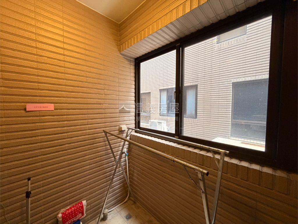 內壢深耕六挑高社區別墅房屋室內格局與周邊環境