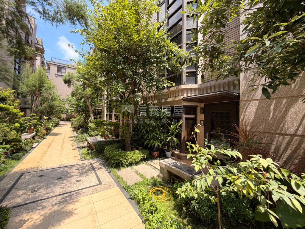 內壢深耕六挑高社區別墅房屋室內格局與周邊環境