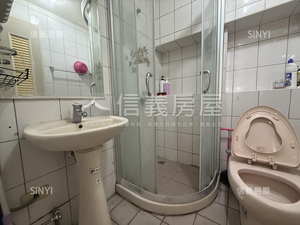 亞灣區高樓採光樓中樓房屋室內格局與周邊環境