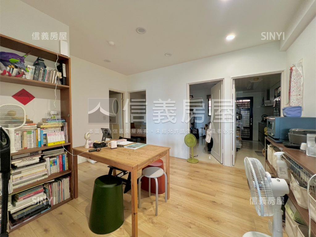 國泰木質簡約三房平車房屋室內格局與周邊環境