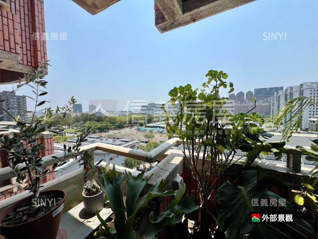 國泰木質簡約三房平車房屋室內格局與周邊環境