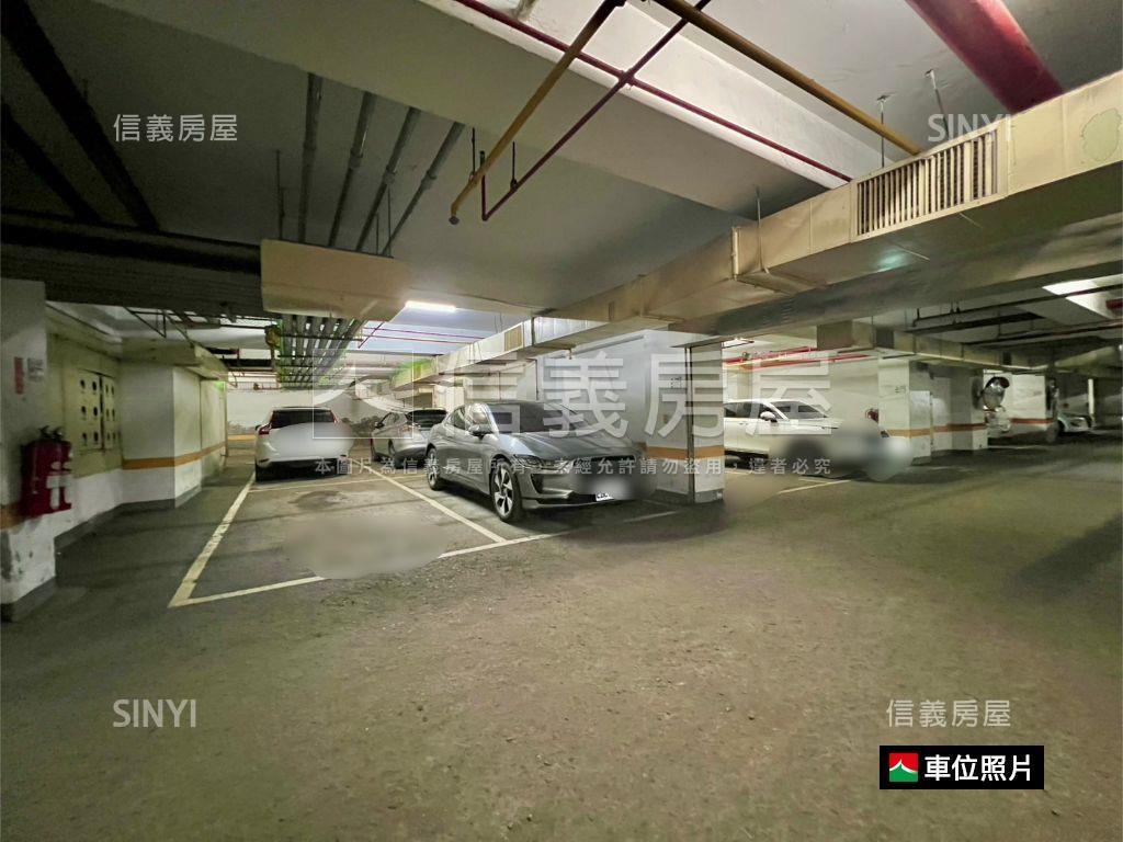 國泰木質簡約三房平車房屋室內格局與周邊環境