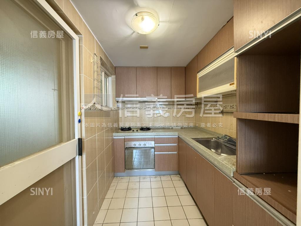 歐洲聯邦美妝景觀戶房屋室內格局與周邊環境