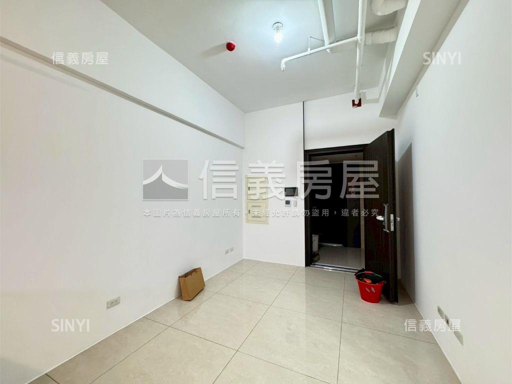 左岸美麗新生活兩房車位房屋室內格局與周邊環境