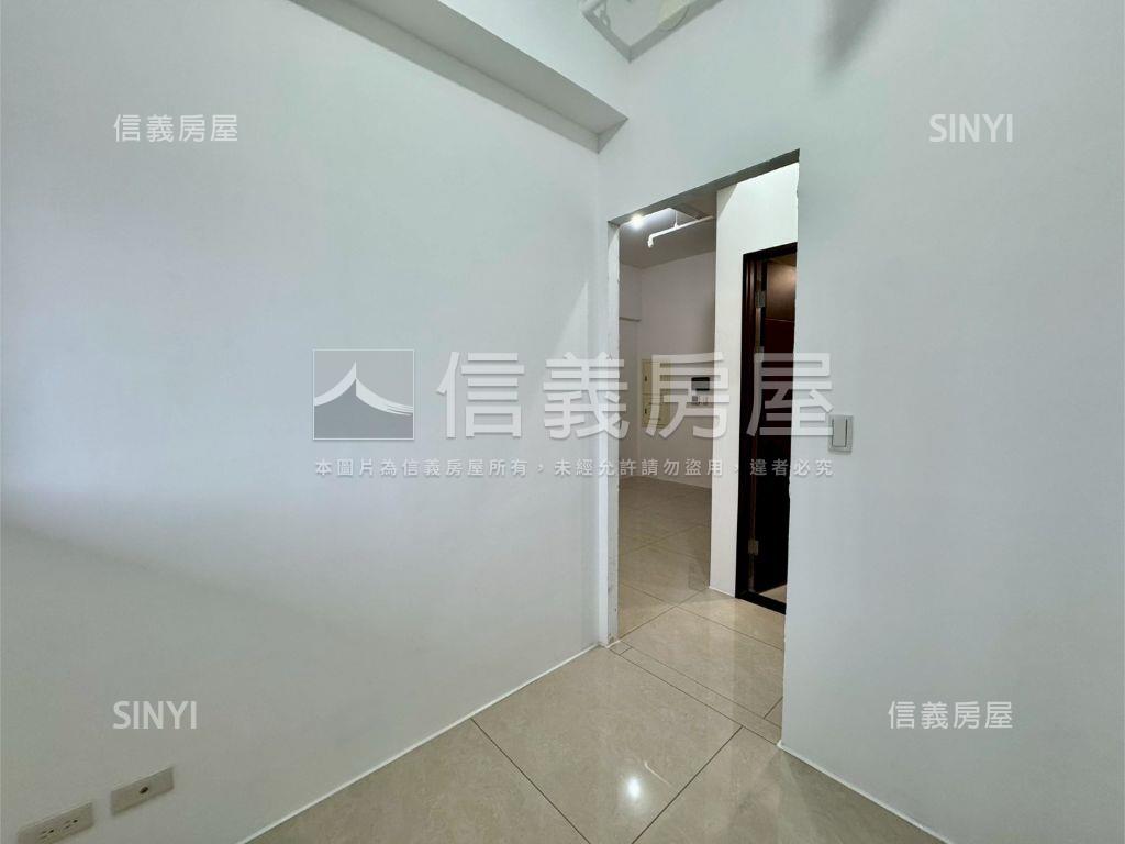 左岸美麗新生活兩房車位房屋室內格局與周邊環境