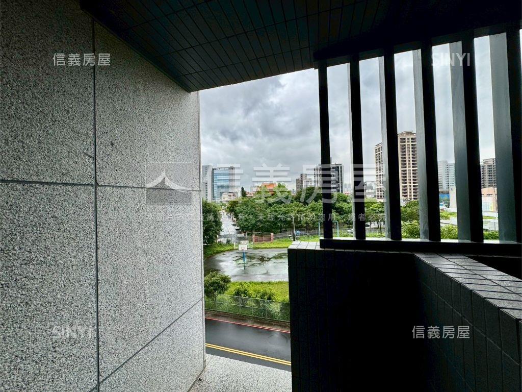 左岸美麗新生活兩房車位房屋室內格局與周邊環境