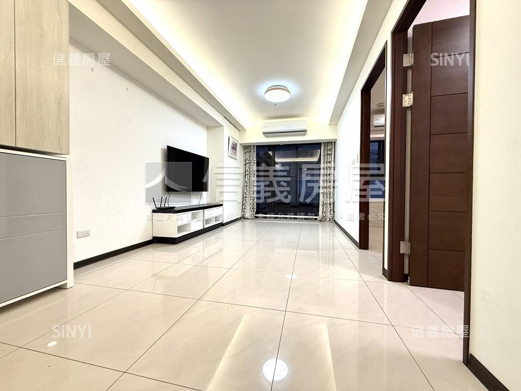 威峰露臺美２房房屋室內格局與周邊環境