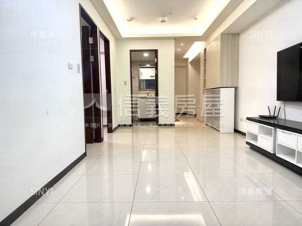 威峰露臺美２房房屋室內格局與周邊環境