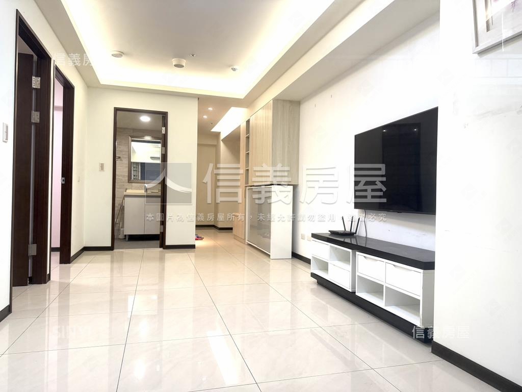 威峰露臺美２房房屋室內格局與周邊環境