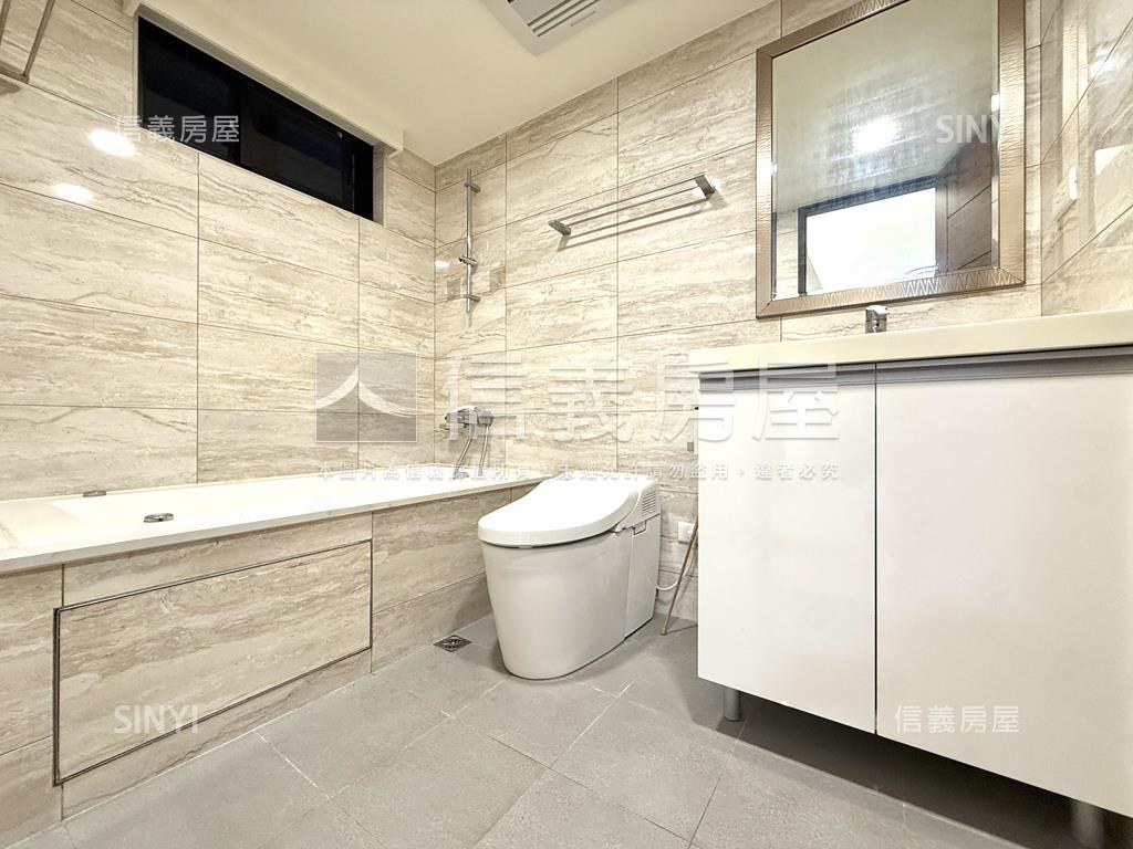 威峰露臺美２房房屋室內格局與周邊環境