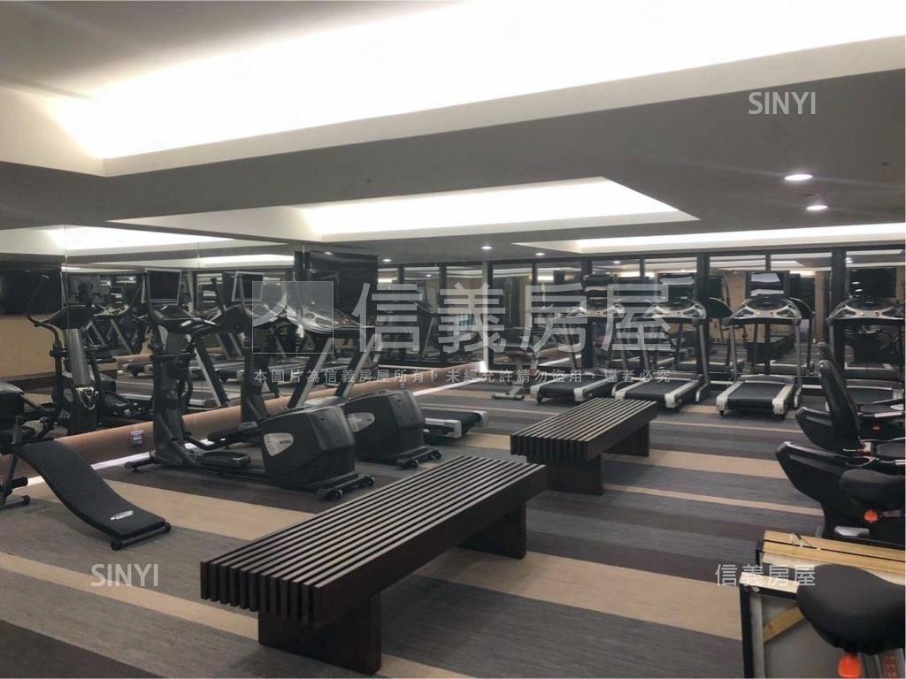 威峰露臺美２房房屋室內格局與周邊環境