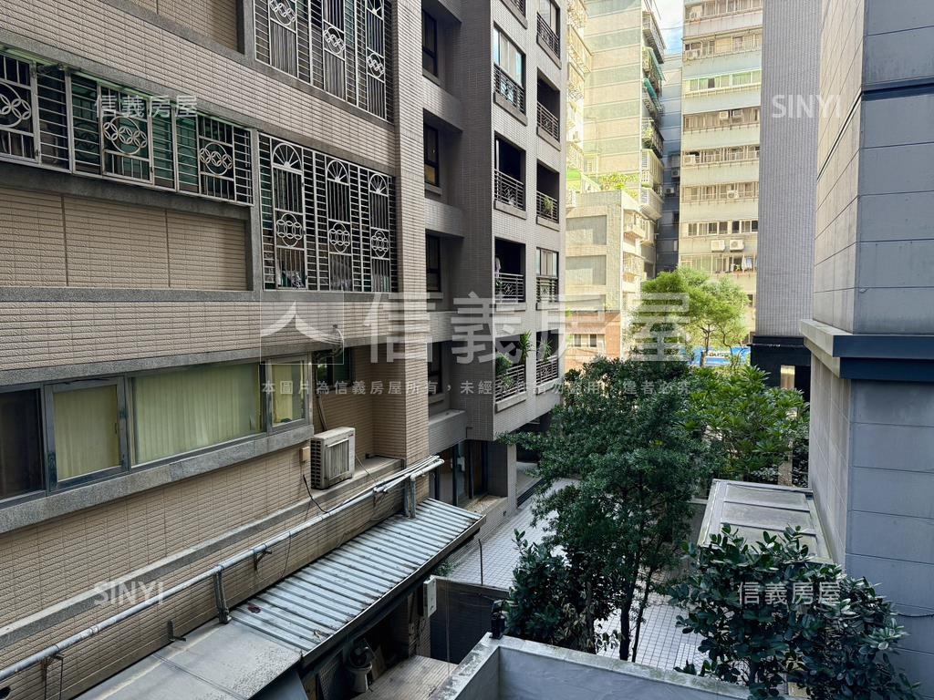 威峰露臺美２房房屋室內格局與周邊環境