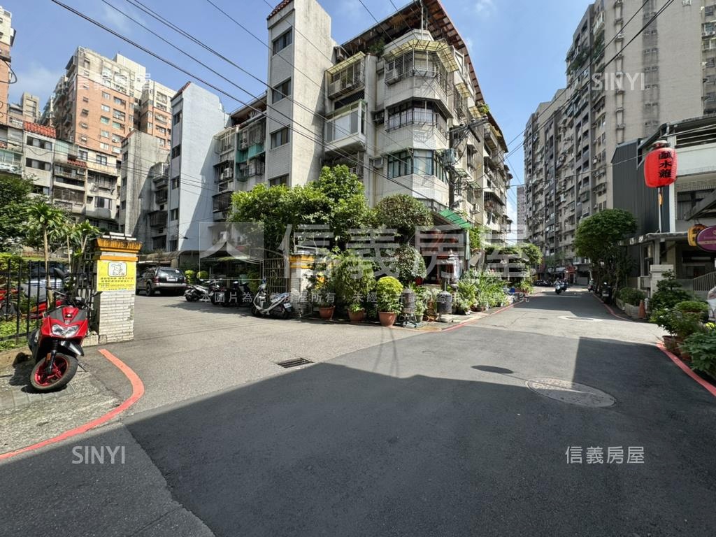 城中城稀有３樓方正美寓房屋室內格局與周邊環境