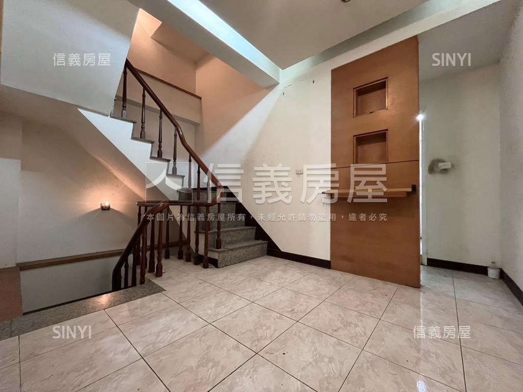 仁中稀有釋出透天房屋室內格局與周邊環境