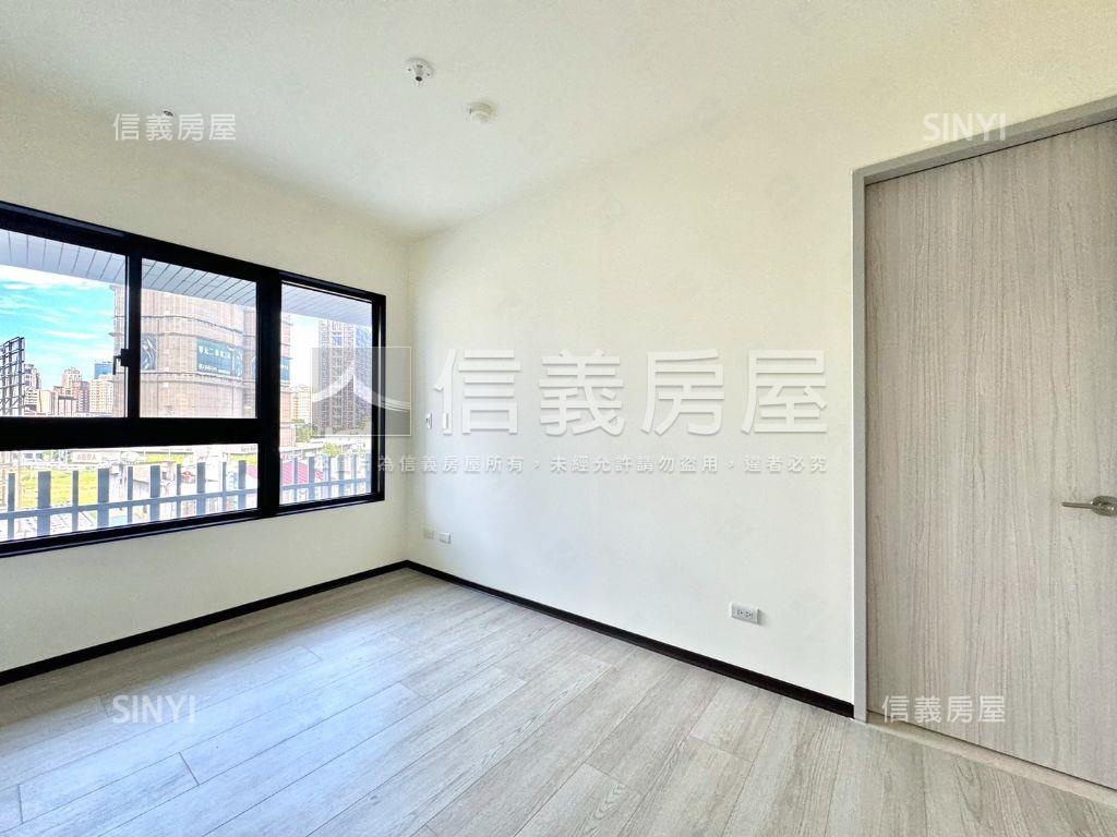 可看ＧＴＯＷＥＲ三房平車房屋室內格局與周邊環境