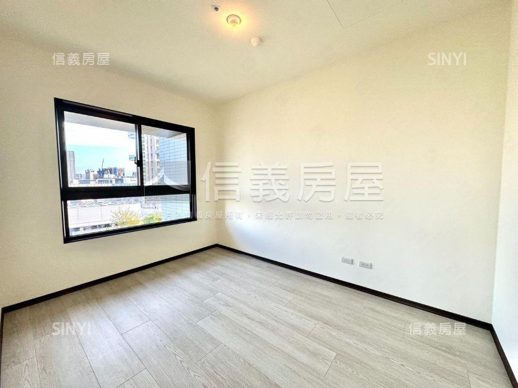 可看ＧＴＯＷＥＲ三房平車房屋室內格局與周邊環境