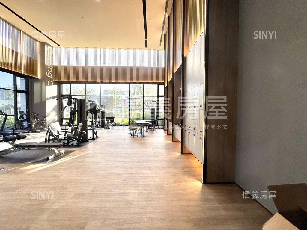 可看ＧＴＯＷＥＲ三房平車房屋室內格局與周邊環境