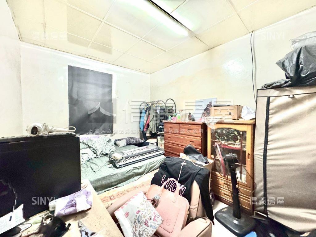 專任精華商業區透天房屋室內格局與周邊環境