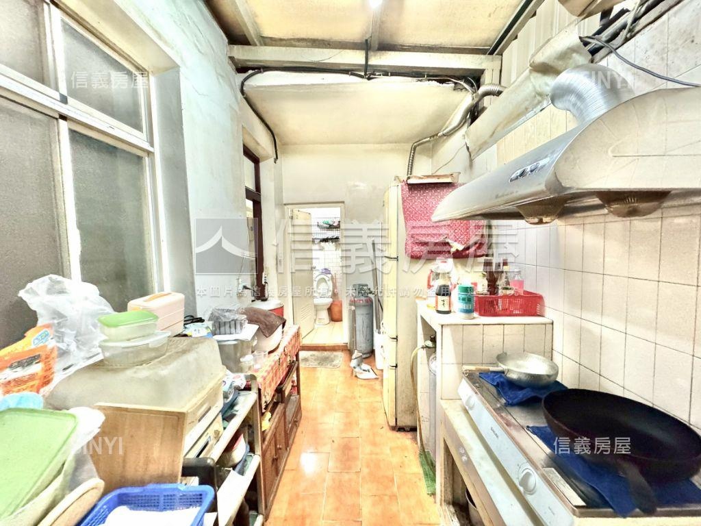 專任精華商業區透天房屋室內格局與周邊環境