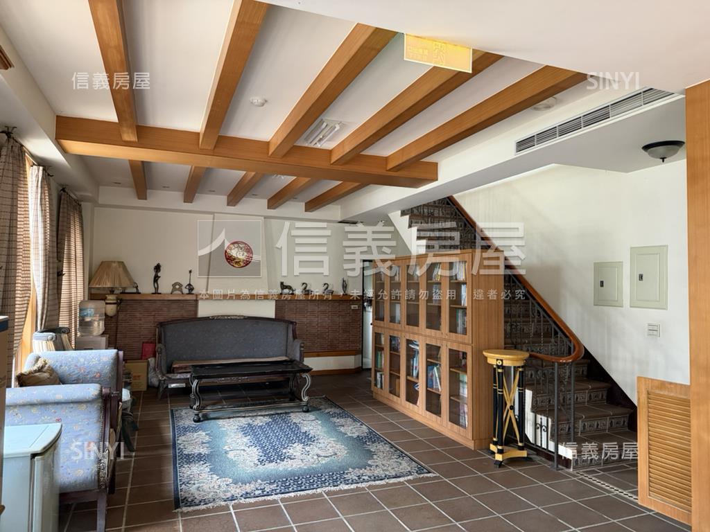 西班牙高第大空間別墅房屋室內格局與周邊環境