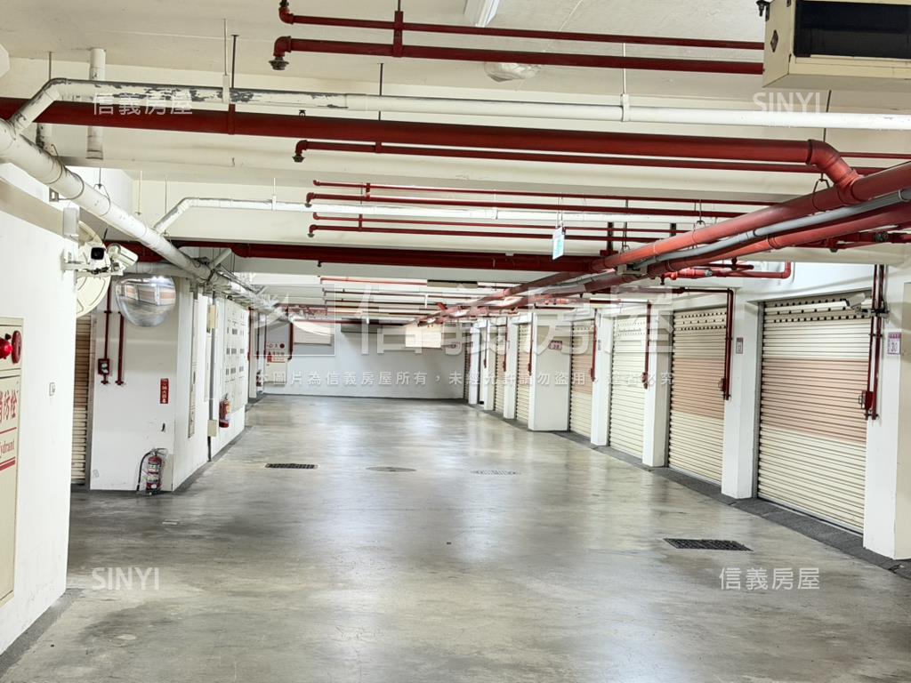 西班牙高第大空間別墅房屋室內格局與周邊環境