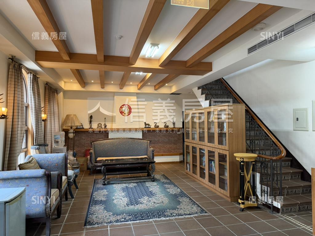 西班牙高第大空間別墅房屋室內格局與周邊環境