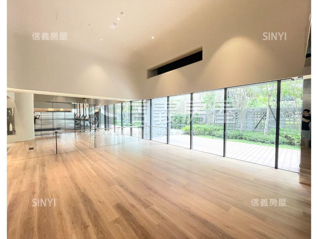 嵐ＣＡＳＡ次頂四房雙平車房屋室內格局與周邊環境
