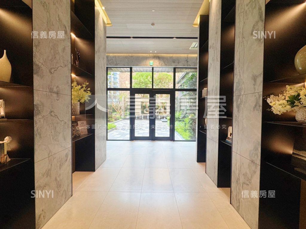 江翠河景帝景五號三房車位房屋室內格局與周邊環境