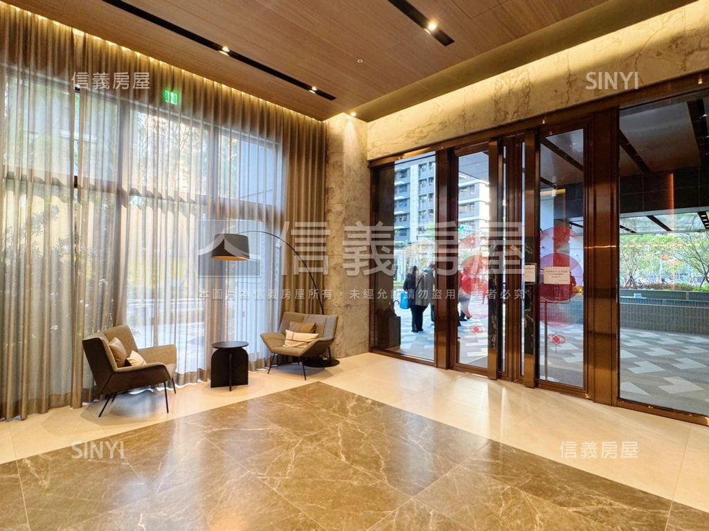 江翠河景帝景五號三房車位房屋室內格局與周邊環境