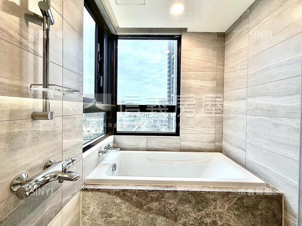 國泰Ｍｏｓｔ＋三房雙車位房屋室內格局與周邊環境