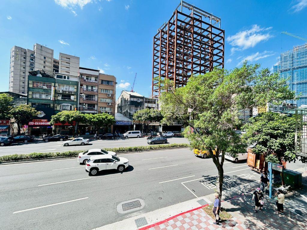 捷運公園●中山藝極全新房屋室內格局與周邊環境