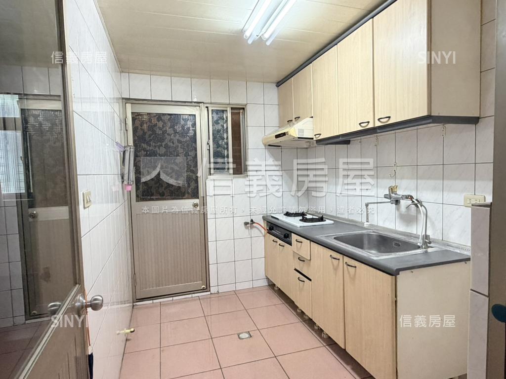 ３０年屋齡公寓３樓房屋室內格局與周邊環境