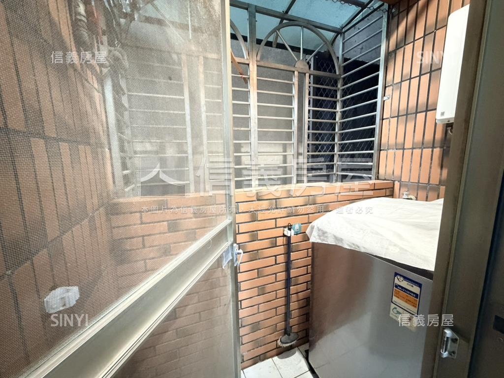 ３０年屋齡公寓３樓房屋室內格局與周邊環境