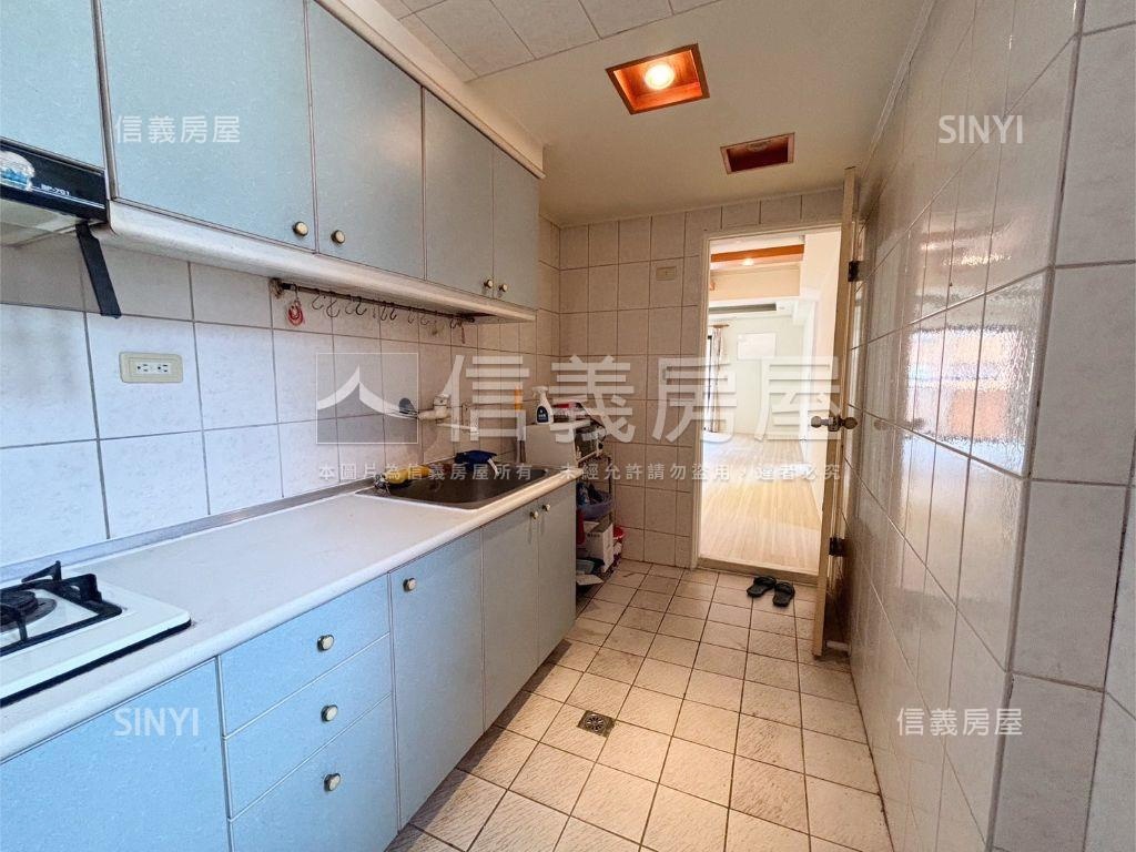稀有楓格花園三房機上車位房屋室內格局與周邊環境