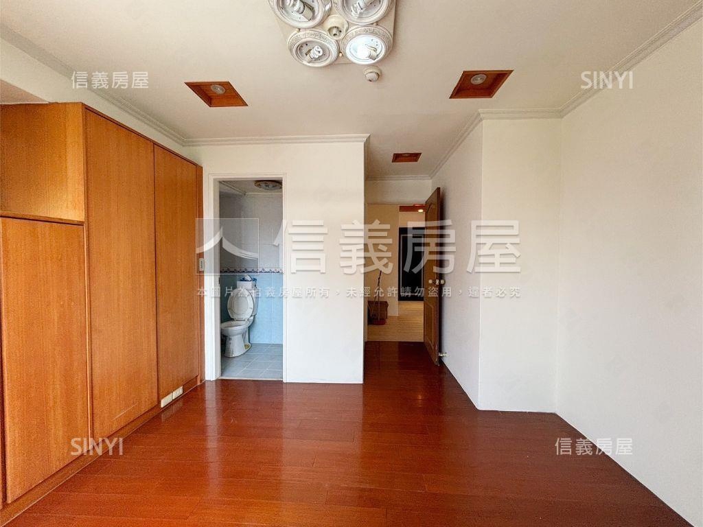 稀有楓格花園三房機上車位房屋室內格局與周邊環境
