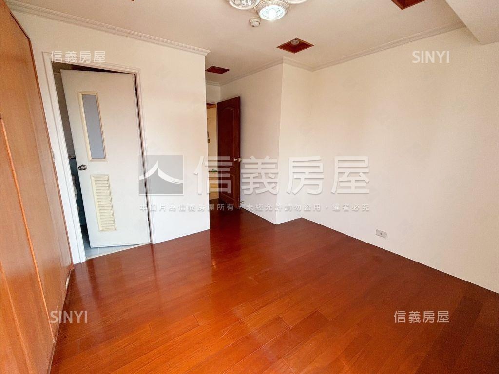 稀有楓格花園三房機上車位房屋室內格局與周邊環境