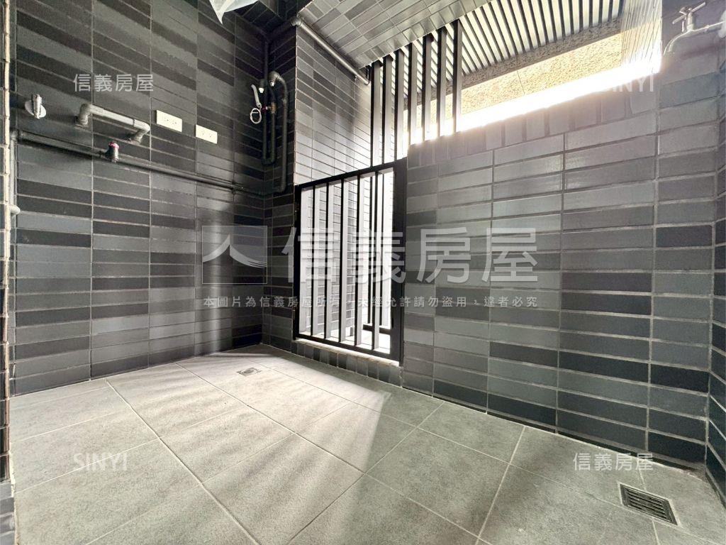 泓瑞順世代｜２房２衛平車房屋室內格局與周邊環境