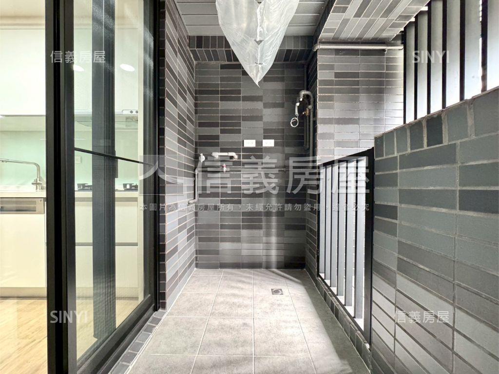 泓瑞順世代｜２房２衛平車房屋室內格局與周邊環境